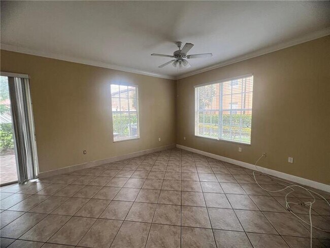 Building Photo - 6920 Julia Gardens Dr