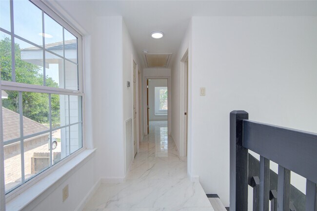 Building Photo - 4427 Waterfall Way