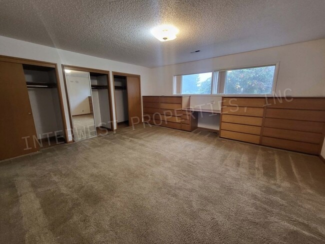 Building Photo - Classic Farmhouse on Murray w/Acreage, Mul...