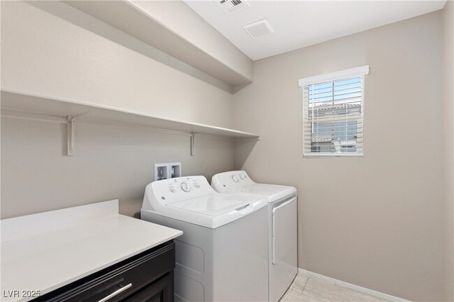Building Photo - 4 Lomita Heights Dr