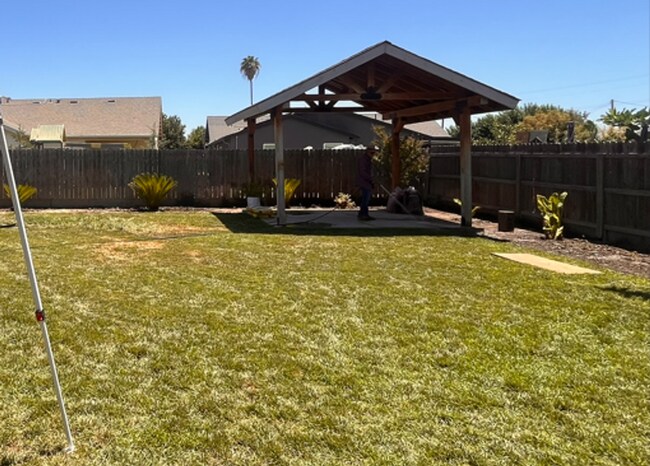 Building Photo - 2307 Tahoe Ave