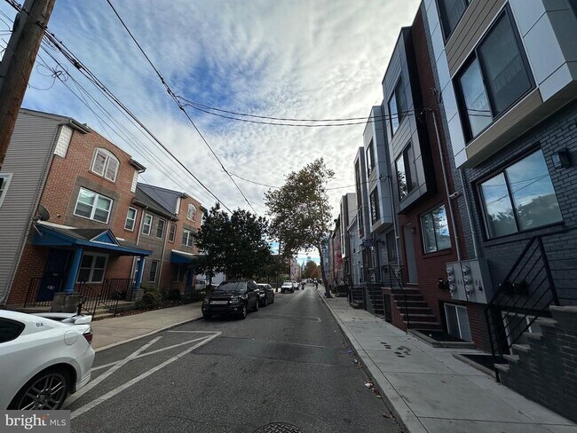 Building Photo - 1720 N Bouvier St