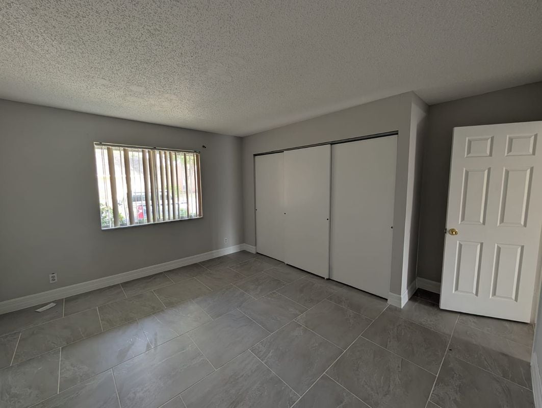 Building Photo - 4755 Orleans Ct