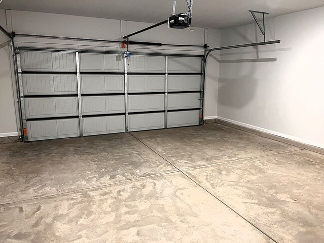 Building Photo - 131 Willow Rose Ln