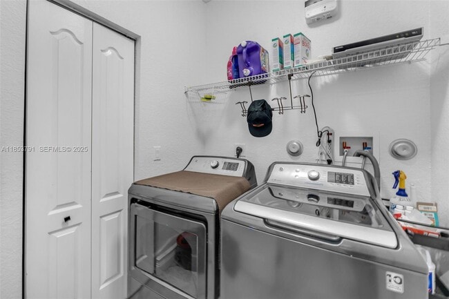 Building Photo - 1755 NE 37th Ave