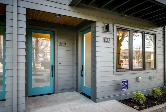 Building Photo - Sellwood-Moreland 2 Bedroom 2.5 Bath BRAND NEW Condo Convienent to OHSU~ Includes A/C and Washer ...