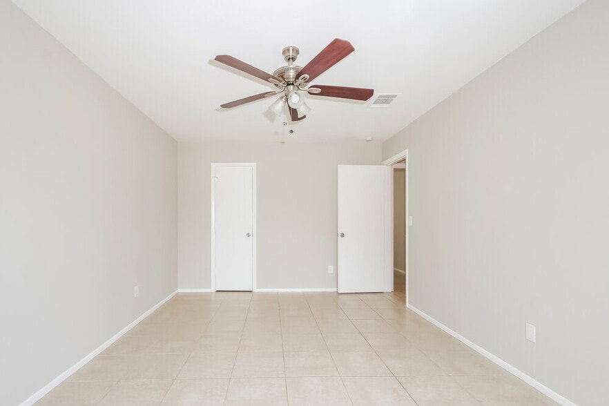 Building Photo - 2138 SE Rich St