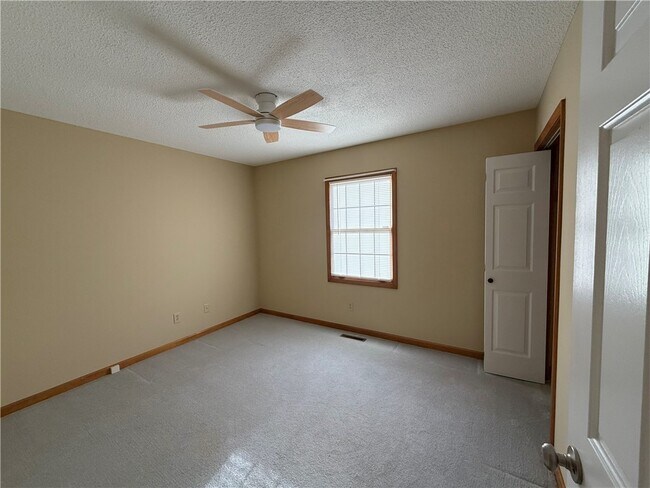 Building Photo - 250 Perry Woolbright Rd