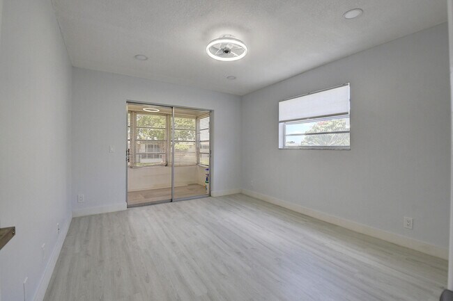 Building Photo - 318 Monaco Blvd