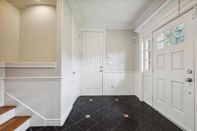 Building Photo - 2943 Brompton Square Dr