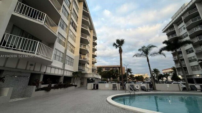 Building Photo - 16740 NE 9th Ave