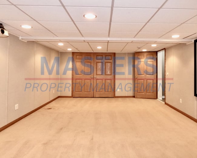 Building Photo - For Lease