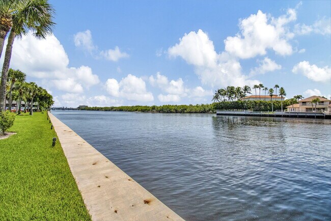 Building Photo - 4740 S Ocean Blvd