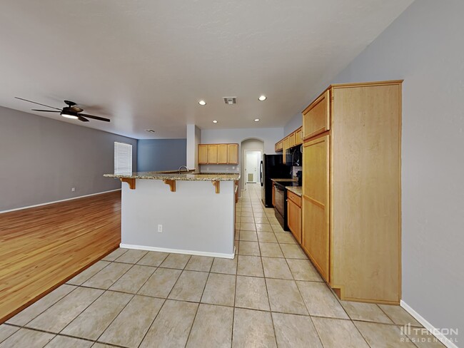 Building Photo - 6147 W Oraibi Dr