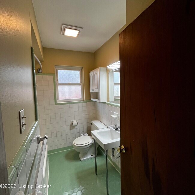 Building Photo - 2708 Riedling Dr
