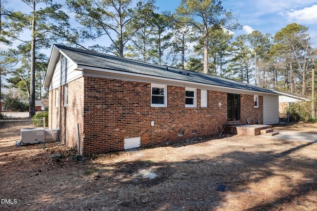 Building Photo - 329 S McPherson Church Rd