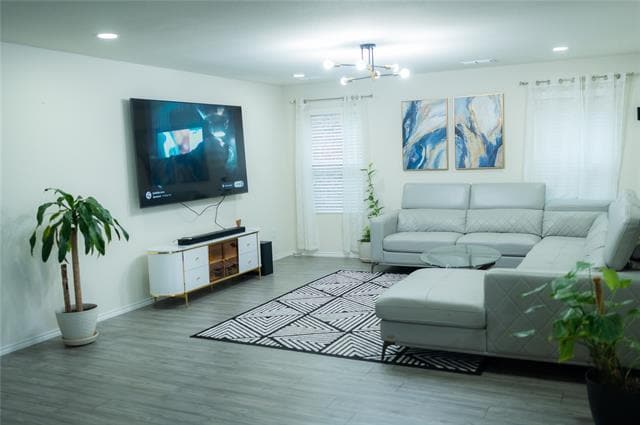 Building Photo - 415 Grenada Lk Dr