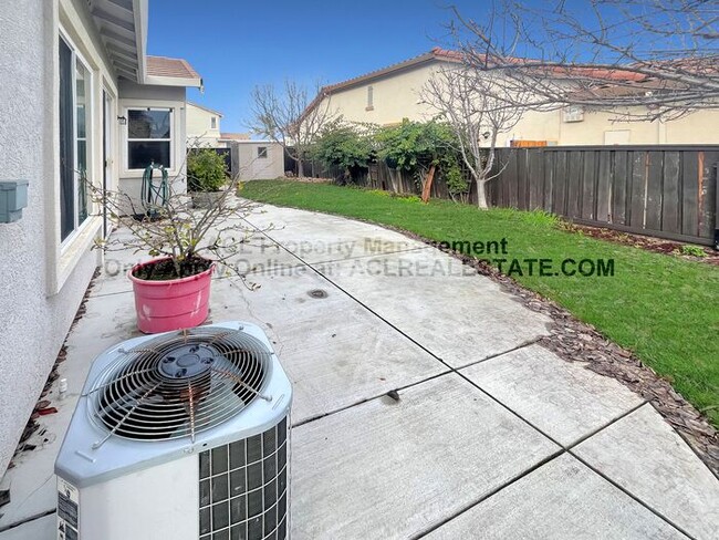 Building Photo - Stunning 1 Story Brentwood Home For Rent