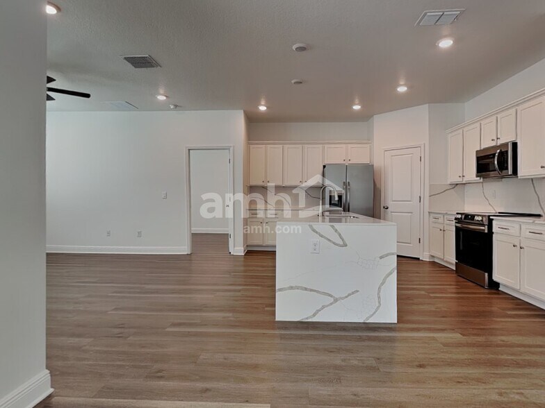 Building Photo - 6463 Atlantic Bch Ave