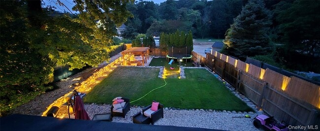 Building Photo - 338 Main St