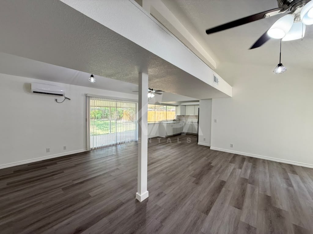 Building Photo - 8007 Lake Forest Dr