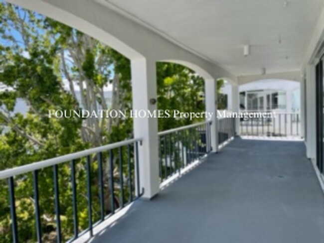 Building Photo - Penthouse Living on the Water, Mill Valley's Best-Kept Secret - Pool- Tennis - FOUNDATION