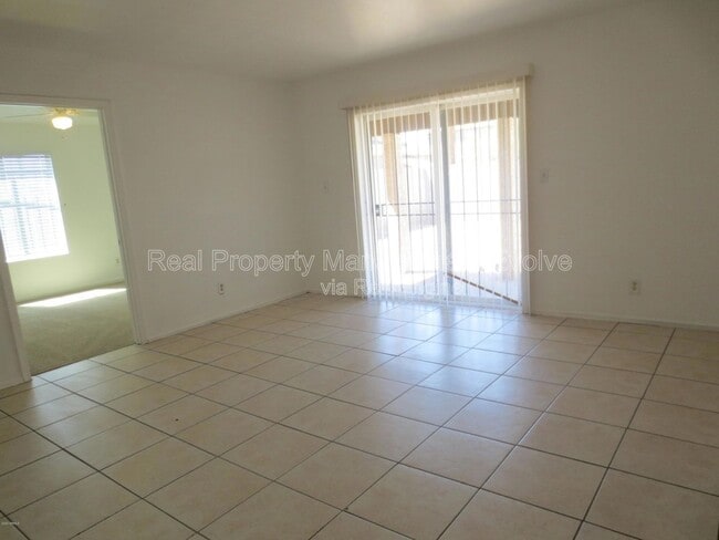 Building Photo - 2950 E Mobile Ln