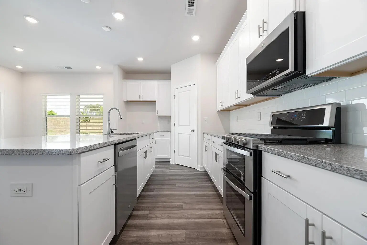 Kitchen (Refrigerator INCLUDED) - 912 Rachel Anne Dr