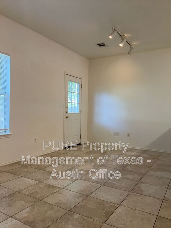 Building Photo - 304 Windridge Village Cove