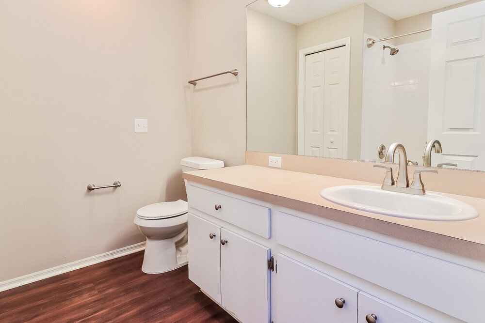 Building Photo - 8730 Morrison Oaks Ct