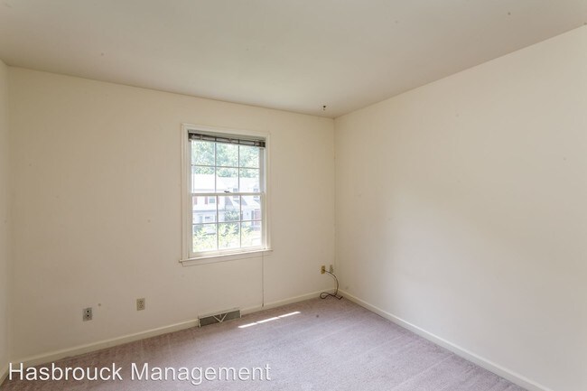 Building Photo - 3 br, 2.5 bath House - 1001 Huntwood Lane