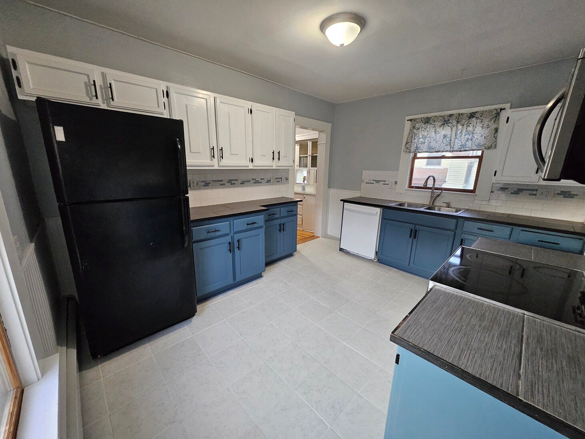 Kitchen - 22 Sparhawk St