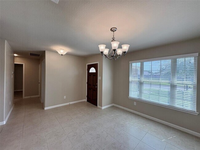 Building Photo - 23806 Willow Haven Dr