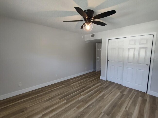 Building Photo - 316 W Howry Ave