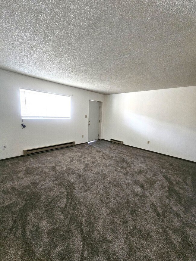 Building Photo - 747 Glenarm St