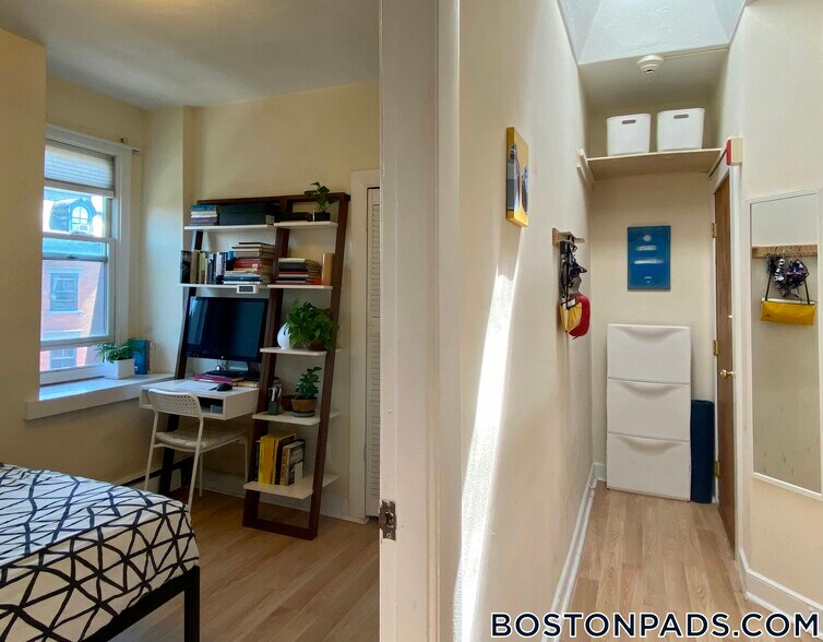 Building Photo - 1 Union Pk