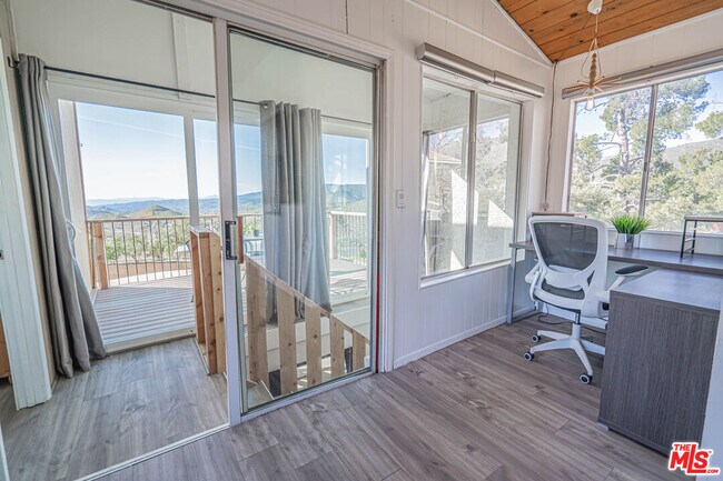 Building Photo - 35315 Glenwall St