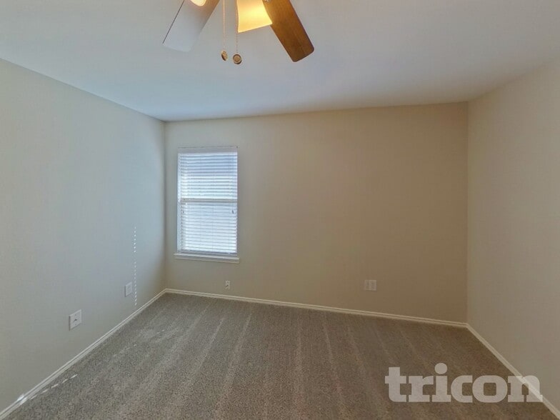 Building Photo - 534 Blue Sage