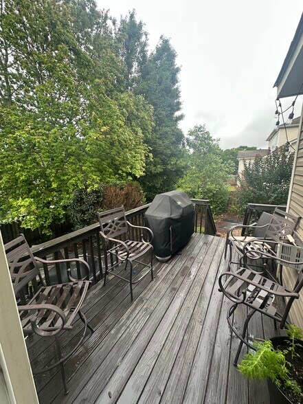 Shared Space - 13126 Wilburn Park Ln