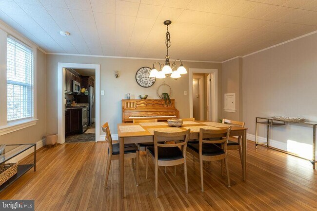 Building Photo - 313 Frederick St