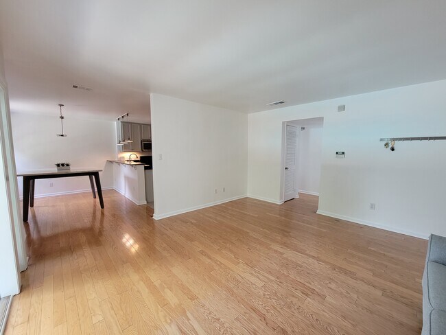 Building Photo - 1445 Monroe Dr NE