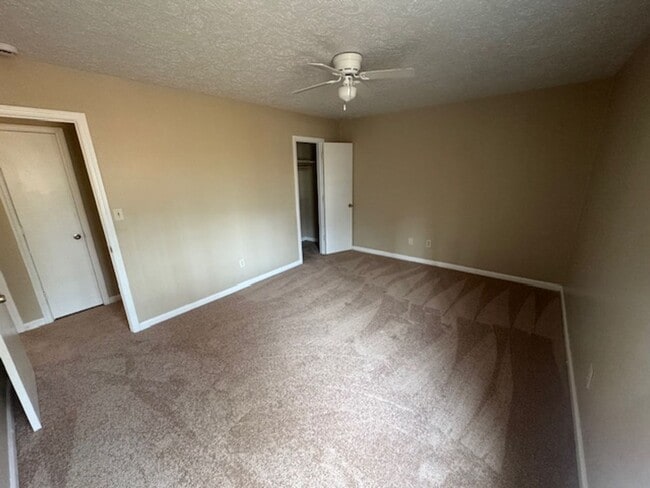 Building Photo - 117 W Hopson Rd