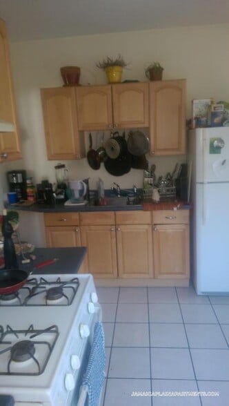 Building Photo - 108 Hyde Park Ave