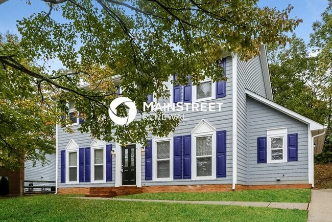 Building Photo - 4 Bedroom Pet-Friendly Home in Charlotte, NC with Main Street Renewal