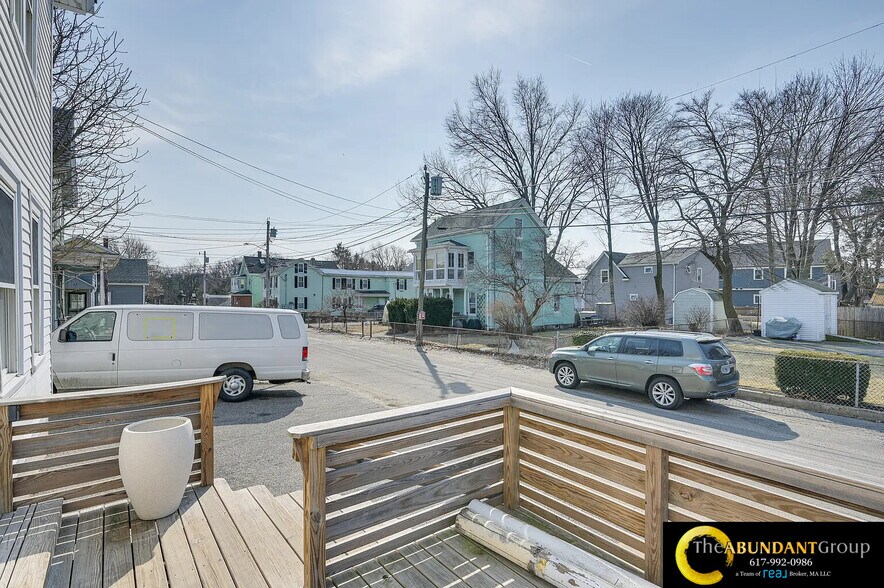 Building Photo - 44 Cottage St