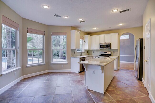 Building Photo - 147 N Willow Point Cir