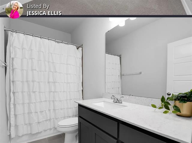 Building Photo - 2307 Offerande Dr