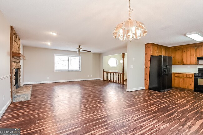 Building Photo - 3992 Fairington Dr