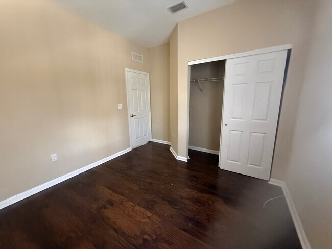 Building Photo - 3236 NW 31st Terrace