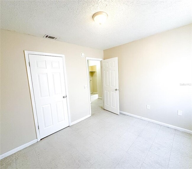 Building Photo - 3212 Crystal Hills Loop S